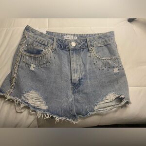 ⭐️Rue 21 Mid Rise Festival Shorts⭐️